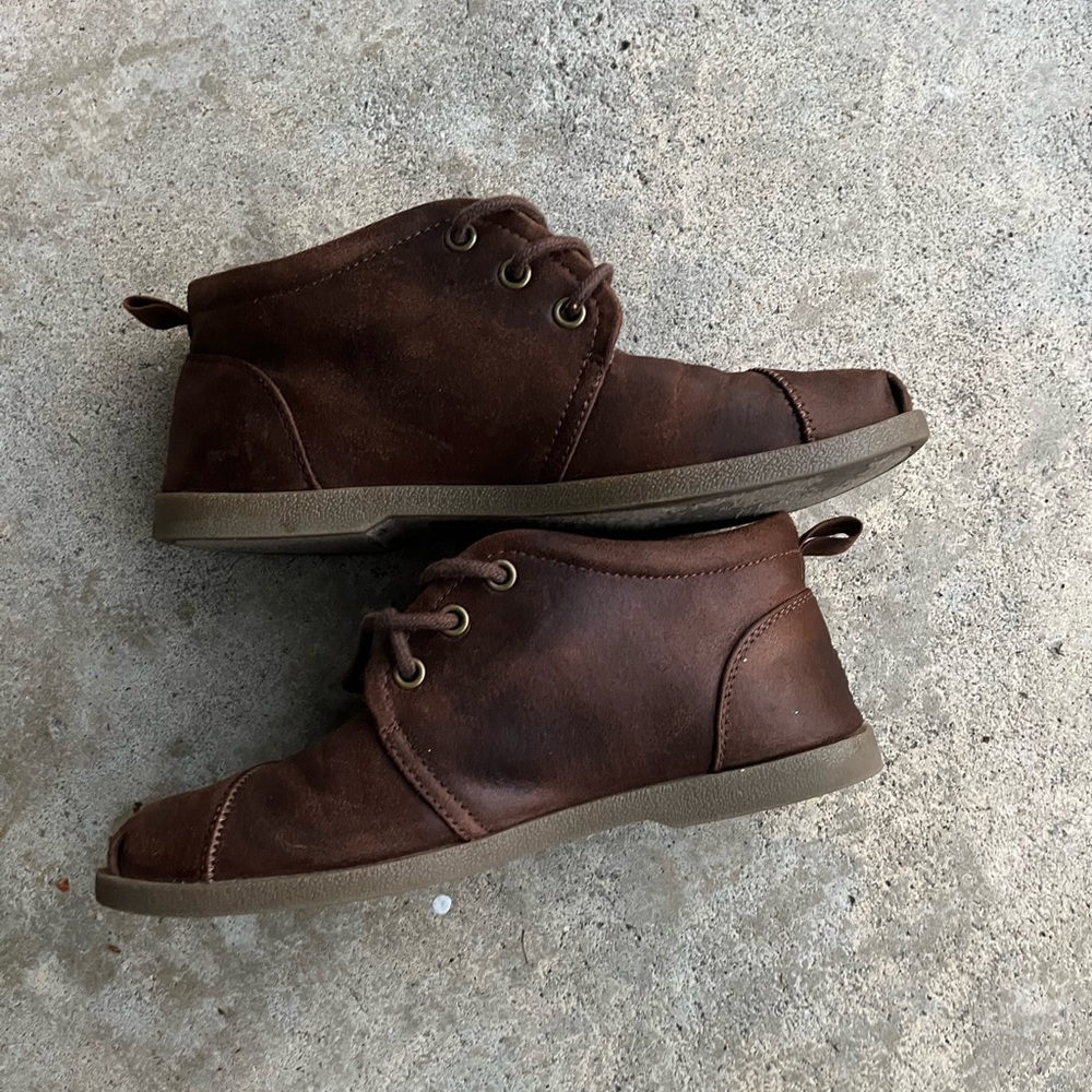 Size 6.5 leather bobs